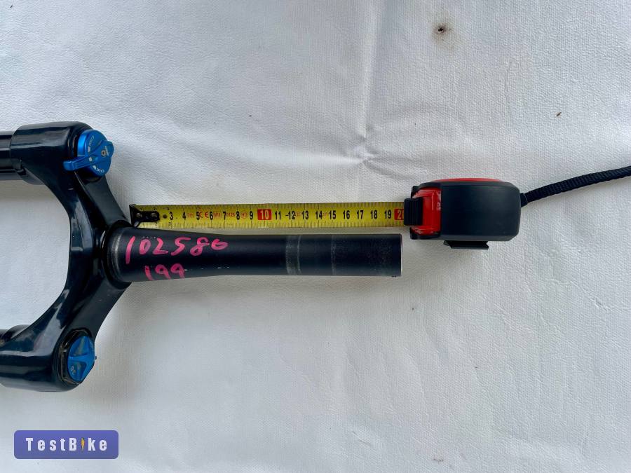 Fox Rhythm 36 első villa