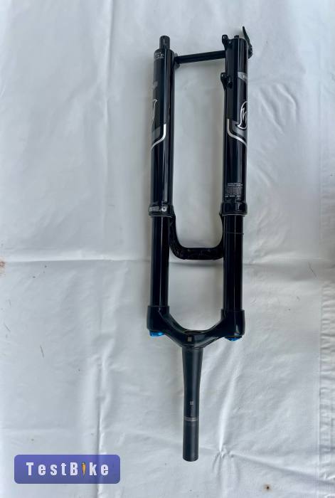 Fox Rhythm 36 első villa