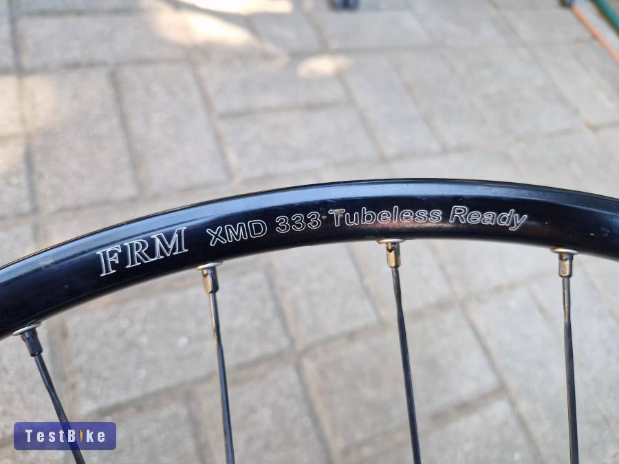 FRM (BOR) XMD 333 Tubeless Ready/ Novatec kerékszett 1482 gr