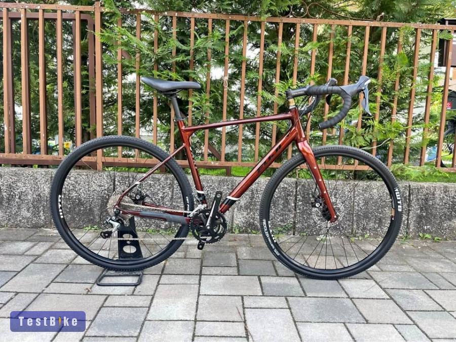Fuji Jari 2.1 2021-es alu/karbon gravel kerékpár