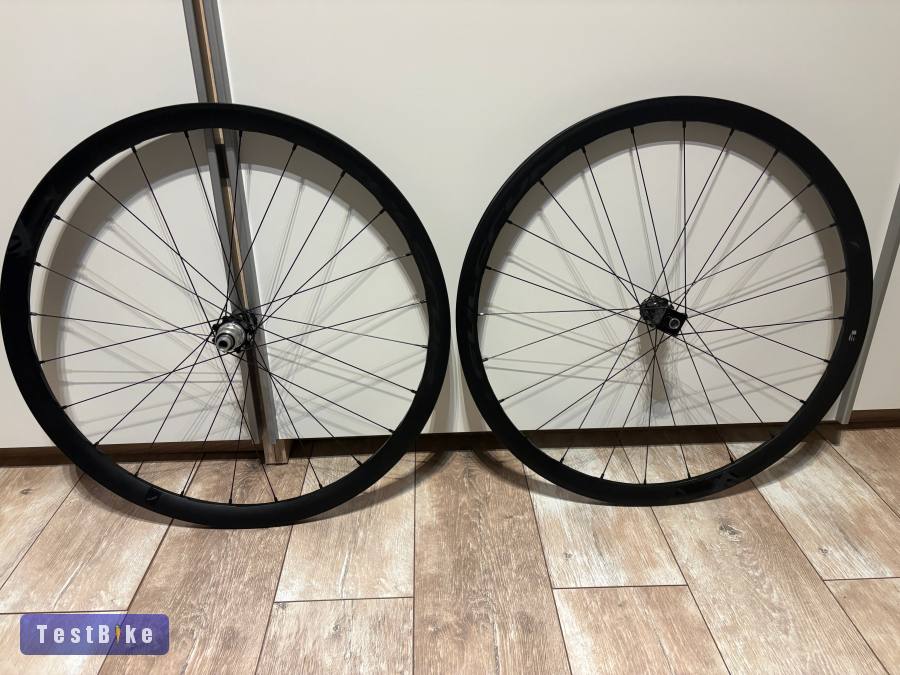 Fulcrum Racing 400 DB tárcsafékes országúti kerékszett