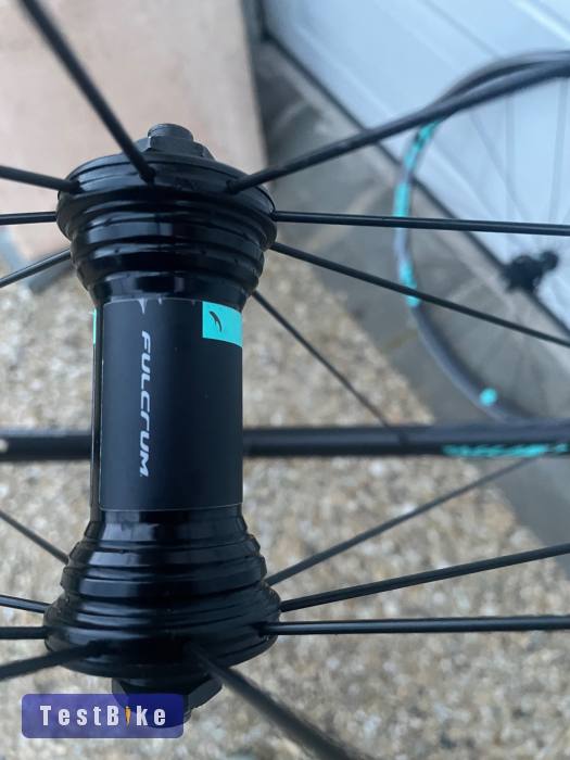 Fulcrum Racing 6 C18 országúti kerékszett (hátsó sérült)