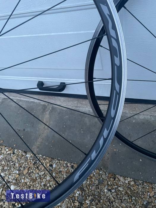 Fulcrum Racing 6 C18 országúti kerékszett (hátsó sérült)