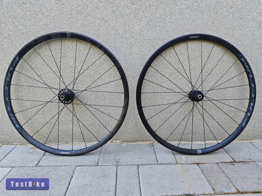 Fulcrum Racing országúti kerékszett, tárcsafékes, átütős, 1755gr
