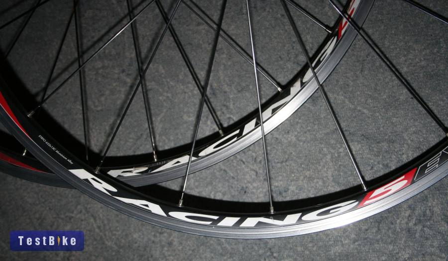 Fulcrum Racing pár kerék Campagnolo 11-es fogassorral