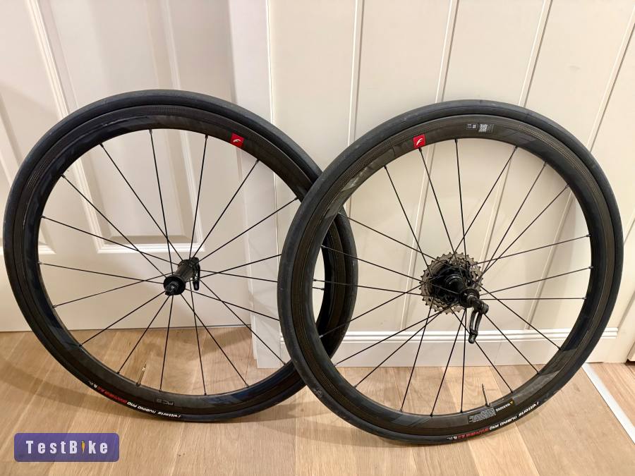 Fulcrum Racing Wind 40 karbon kerékszett szép állapotban