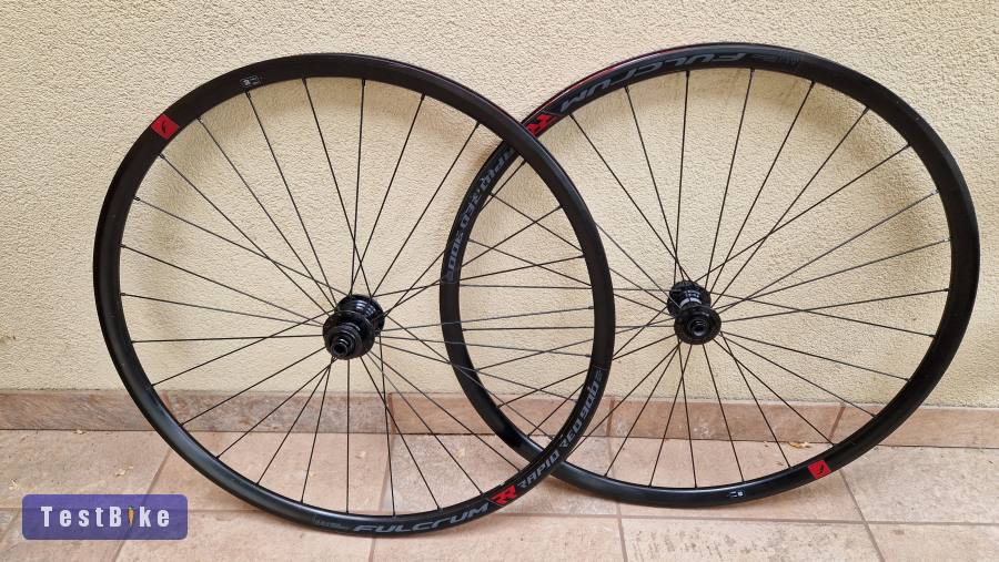 Fulcrum Rapid Red 900 DB gravel kerékszett, campa