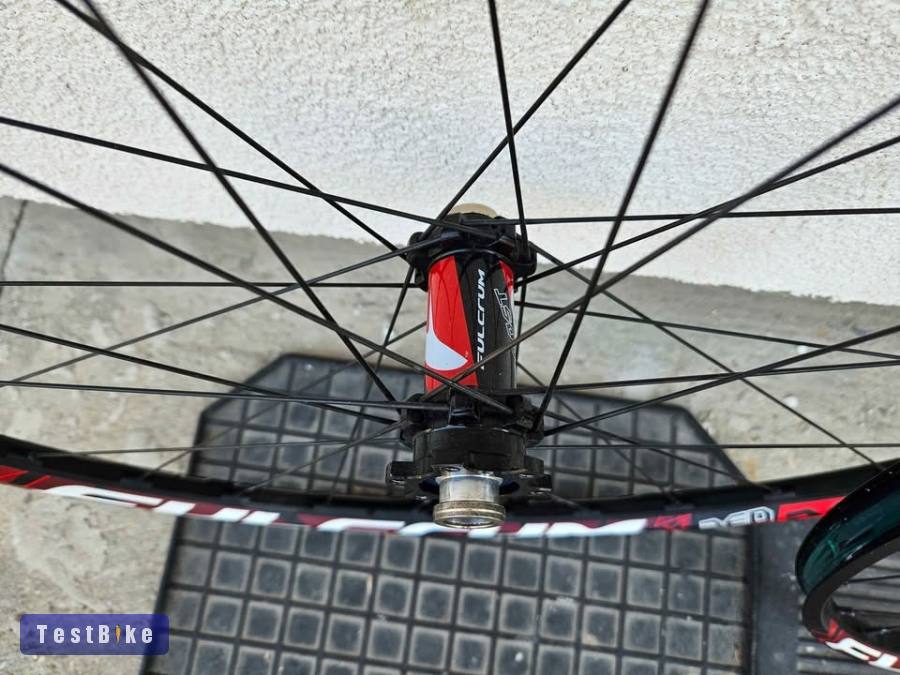 Fulcrum red passion 3boost kerékszett
