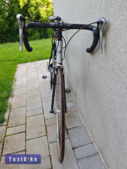 Full Shimano Ultegra 3x10, alu 56-os váz, Shimano kerekek