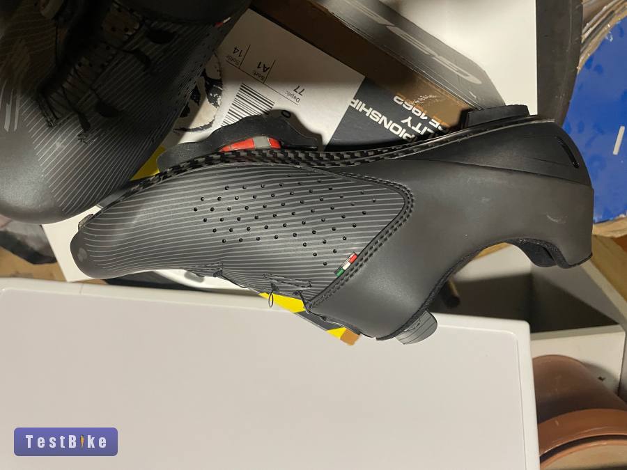 Gaerne G. Fuga matt full carbon országúti cipő 43 as