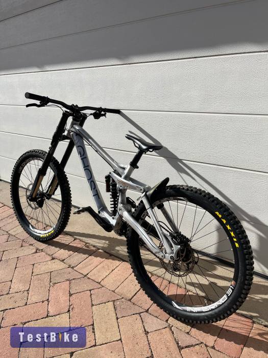 Ghost DH 9000