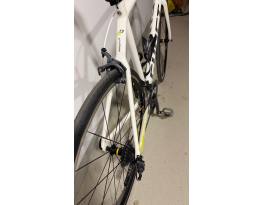 Ghost karbon országúti kerékpár Full ultegra szettel