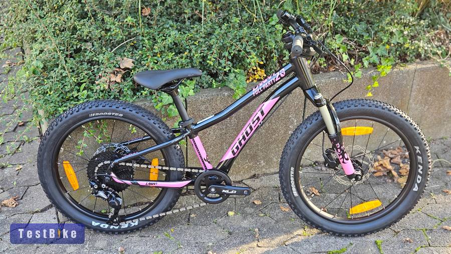 Ghost Lanao 20" Full Party Fekete-pink