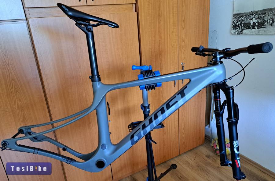 Ghost Lector SF LC mtb váz M-es kiegészítőkkel