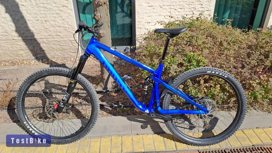 Ghost Riot AM eladó