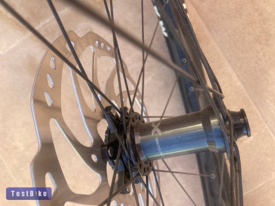 Giant AM29 komplett kerék eladó..XT,Maxxis,RT70L