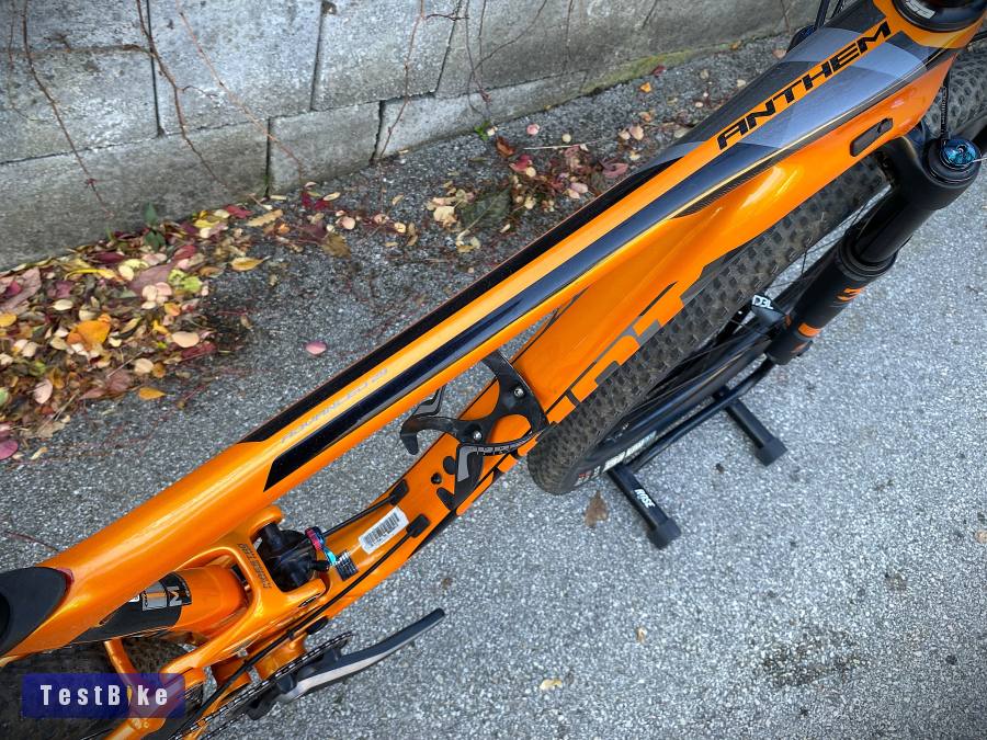 Giant Anthem 1 29" karbon váz, karbon kerékszett, FOX telók