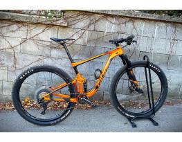 Giant Anthem 1 29" karbon váz, karbon kerékszett, FOX telók