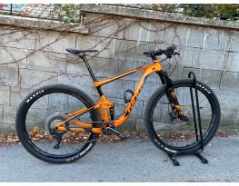 GIANT ANTHEM 1 29" karbon våz, karbon kerékszett, FOX telók