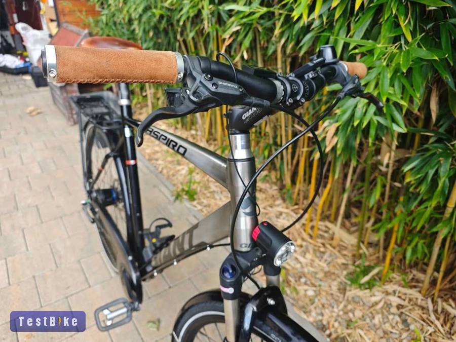 Giant Aspiro CS Alfine Di2 elektromos agyváltós trekking