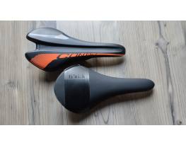 Giant Contact Racing Fizik Arione R5 országúti kerékpár nyer