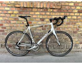 Giant Defy 3 országúti kerékpár 56 cm fehér (176-186 cm)
