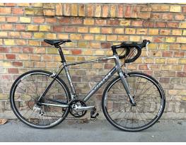 Giant Defy 5 országúti kerékpár M/L méret (185–195 cm)