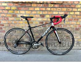 Giant Defy 5 országúti kerékpár S méret (155–168 cm)
