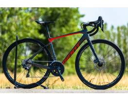 Giant Defy Advanced 1 (S) full karbon országúti kerékpár 
