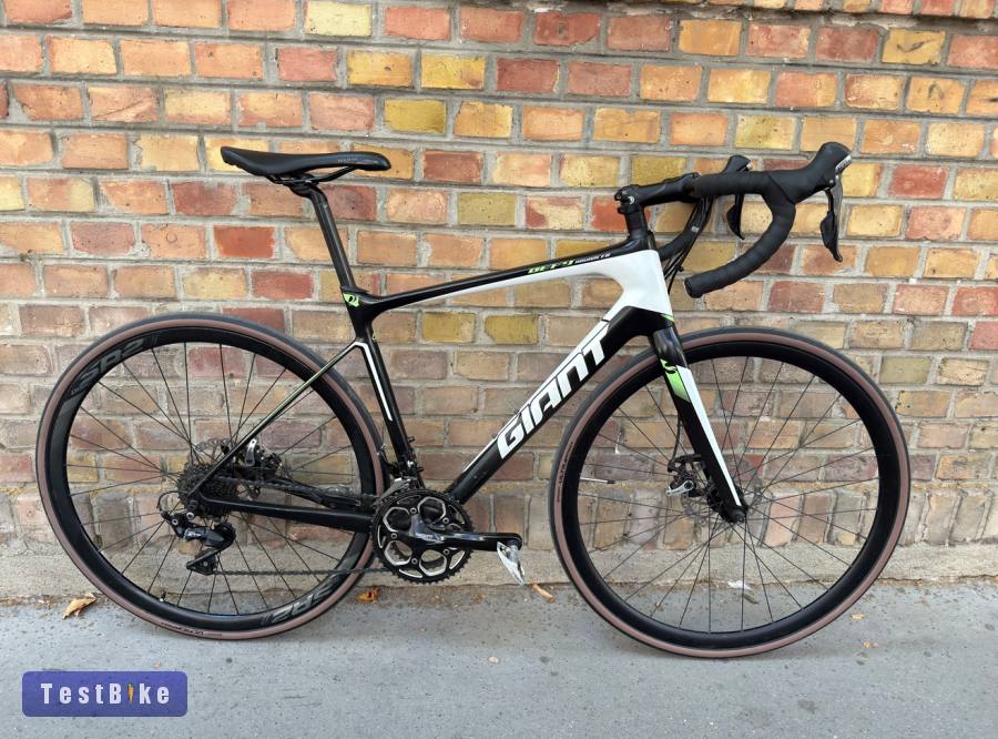 Giant Defy Advanced karbon országúti kerékpár 53 cm (165-175 cm)