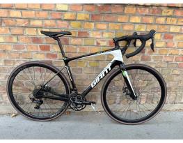 Giant Defy Advanced karbon országúti kerékpár 53 cm (165-175 cm)