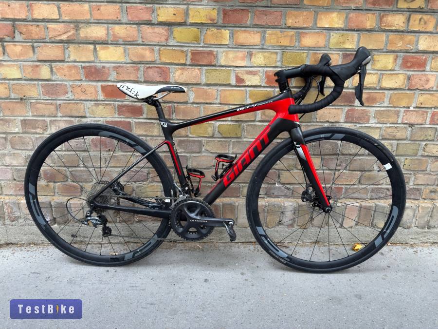 Giant Defy Advanced Pro karbon országúti kerékpár S (165-175 cm)