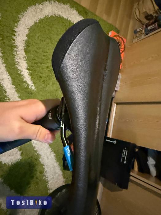 Giant dropper nyeregcső 30.9mm +Pro tharsis 9.8 DH nyereg