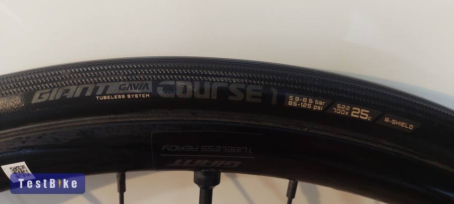 Giant gyári alukerekek külső gumival+féktárcsával