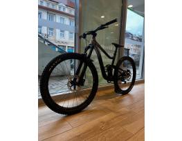 Giant Intrigue 29 M 2024 új állapotú 