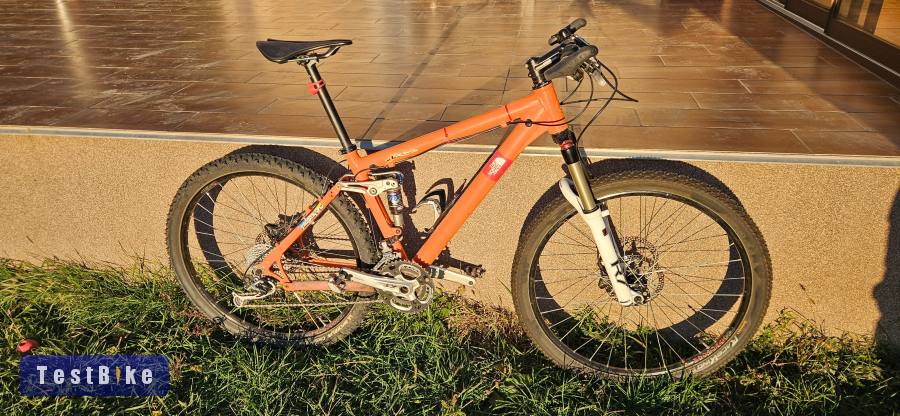 Giant összteleszkópos MTB kerékpár