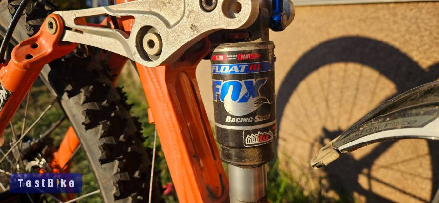 Giant összteleszkópos MTB kerékpár