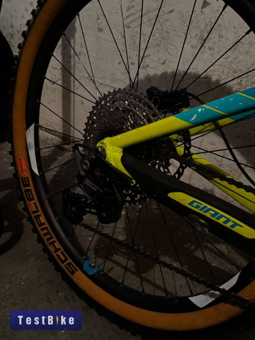 giant reign 2016 “m”