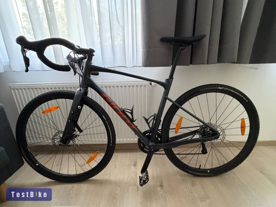 Giant Revolt 2 (1 évet futott)