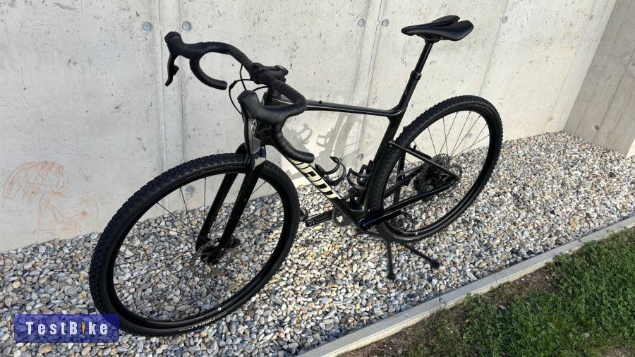 Giant Revolt Advanced 1 (2022)