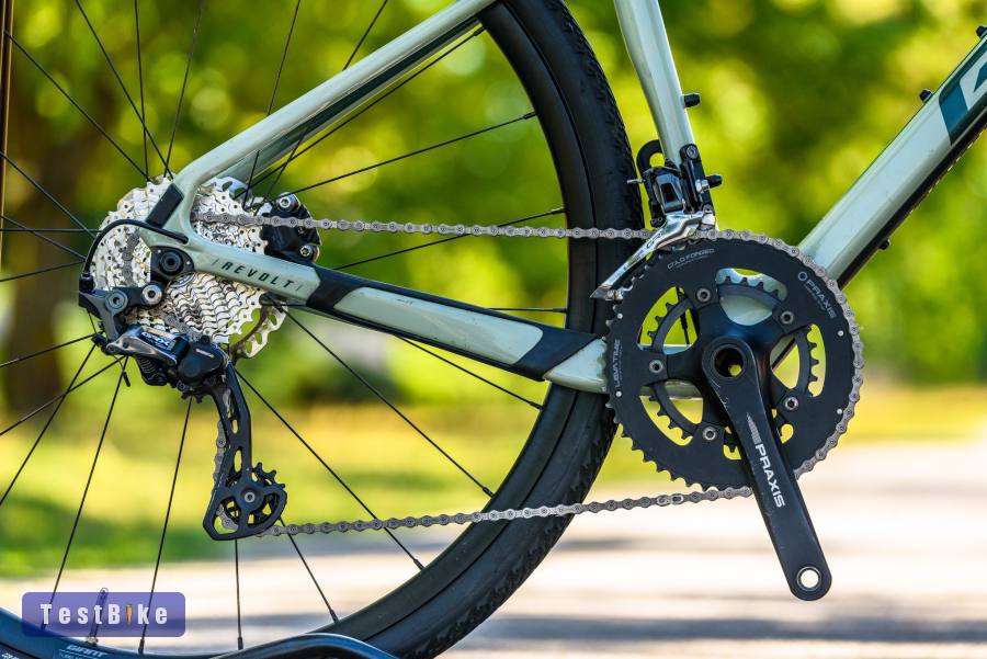 Giant Revolt Advanced 2 (M) karbon gravel kerékpár