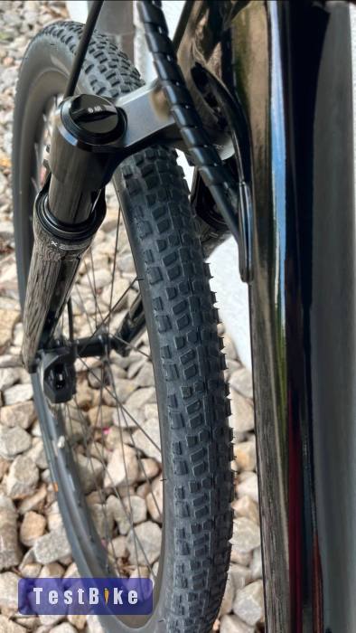 Giant Revolt X1 – 2025 – M/L – teleszkópos gravel