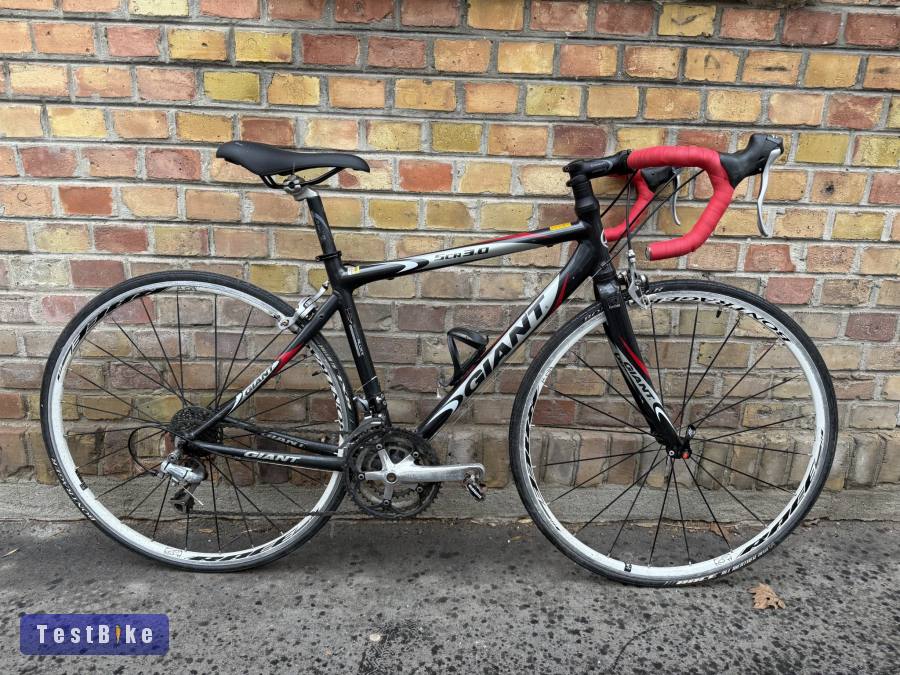 Giant SCR 3.0 országúti kerékpár 47 cm (150-160 cm)