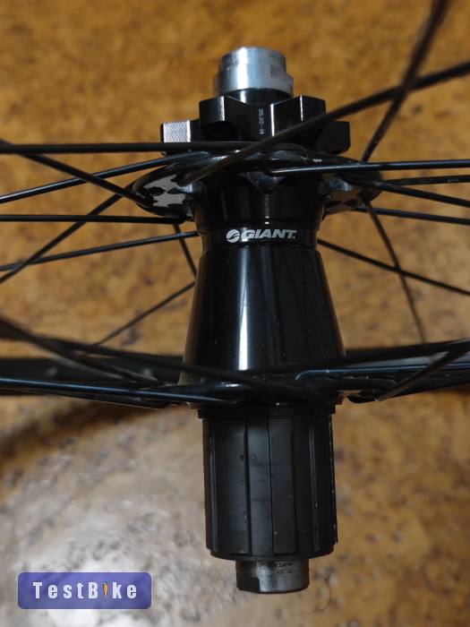 Giant SXC-2 27,5"  12x142mm átütős mtb hátsó kerék HG rotor