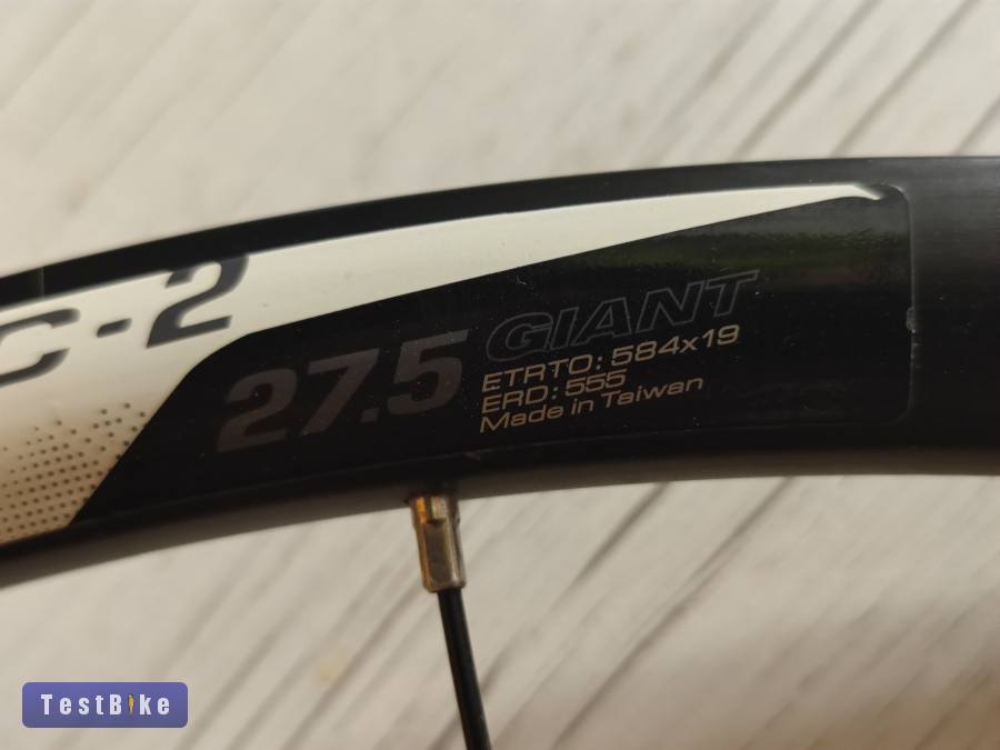 Giant SXC-2 27,5 12x142mm átütős mtb hátsó kerék