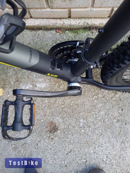 Giant 27,5" mtb kerékpár (új àllapot)