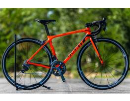 Giant TCR Advanced 2 Di2 (S) full karbon országúti kerékpár