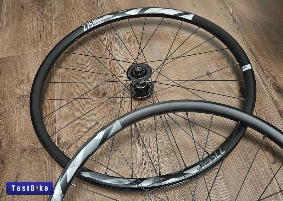 Giant XC1 27,5 Boost kerékszett XD-s eladó
