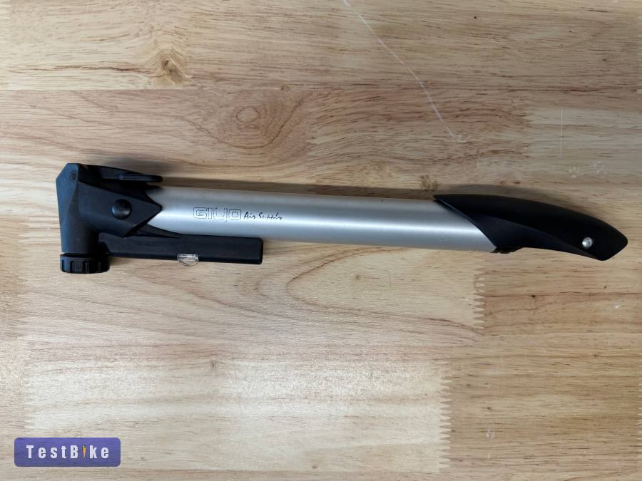 Giyo teleszkópos alumínium minipumpa nyomásmérővel