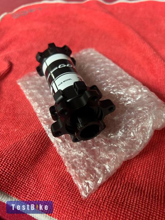 Goldix 370 első kerékagy 110x15 Boost